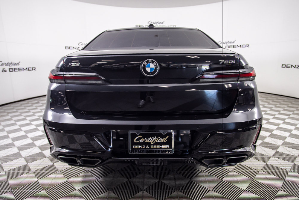 Used 2023 BMW 760i xDrive w/ Luxury Rear Seating Package AWD/4WD image 7