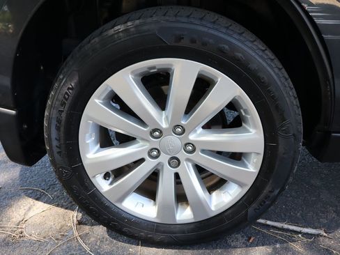 Used 2013 Subaru Forester 2.5X Premium w/ Popular Pkg 2 AWD/4WD image 44