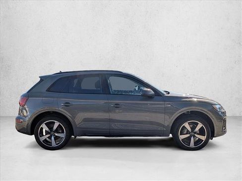Certified 2023 Audi Q5 2.0T Premium Plus w/ Premium Plus Package image 4