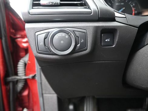 Used 2016 Ford Fusion SE image 33