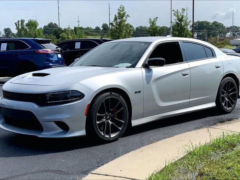 Used 2023 Dodge Charger R/T w/ Performance Handling Group RWD image 5
