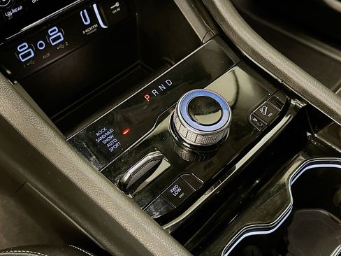 Used 2022 Jeep Grand Cherokee Limited 4xe image 25