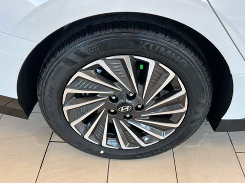 New 2026 Hyundai Sonata Limited FWD image 14