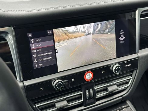 Certified 2025 Porsche Macan Turbo image 26
