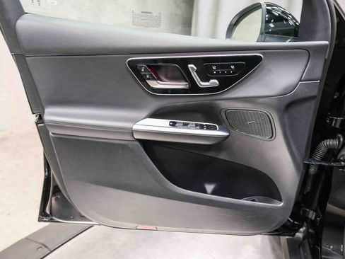 Certified 2025 Mercedes-Benz GLC 300 image 21