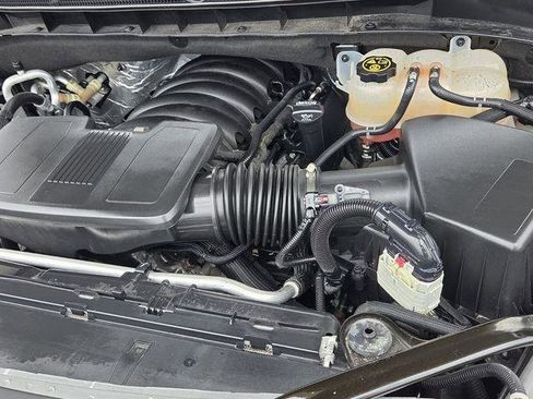 Used 2023 GMC Yukon SLT RWD image 24