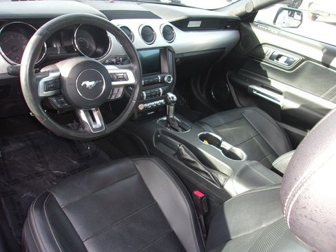 Used 2017 Ford Mustang Premium image 11