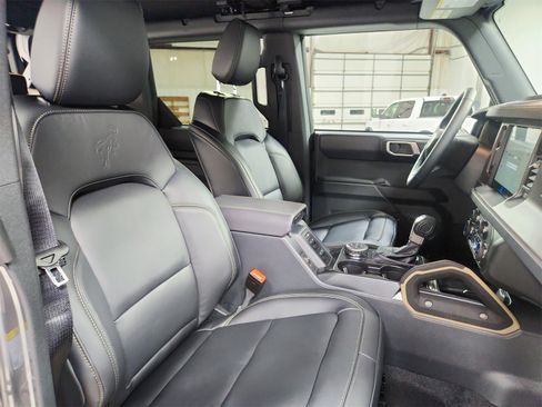 New 2025 Ford Bronco Badlands image 40
