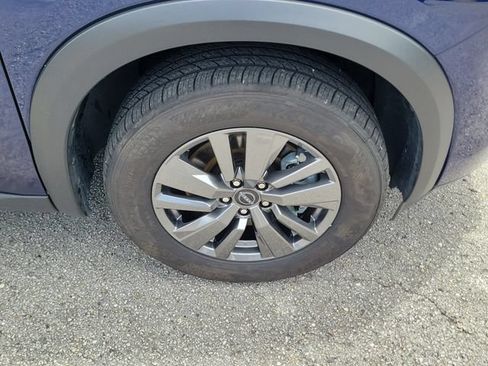 Certified 2025 Nissan Pathfinder SV FWD image 7