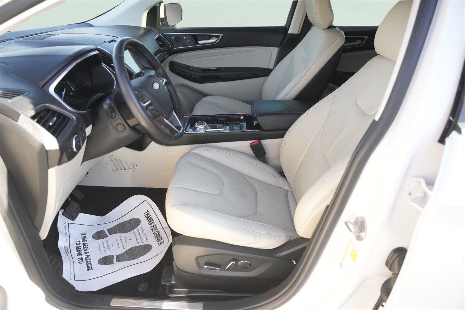 Used 2019 Ford Edge Titanium w/ Equipment Group 301A FWD image 9