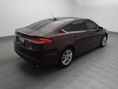 Used 2018 Ford Fusion SE w/ Fusion SE Technology Package FWD image 9