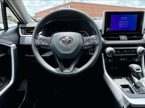 Used 2025 Toyota RAV4 XLE image 6