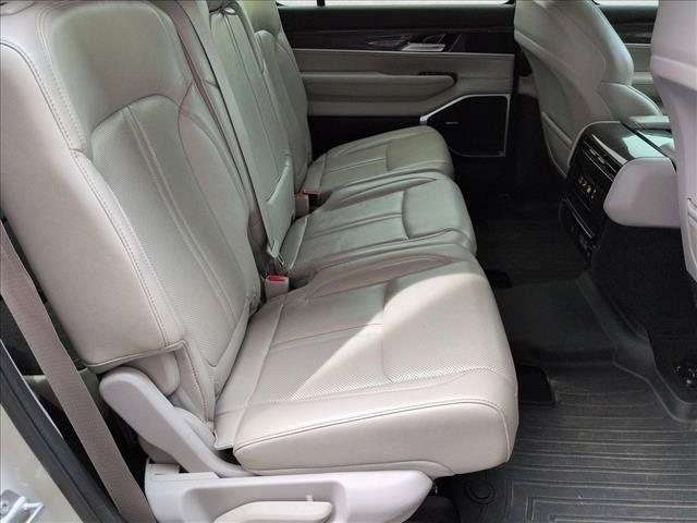 Used 2022 Jeep Wagoneer Series II AWD/4WD image 28