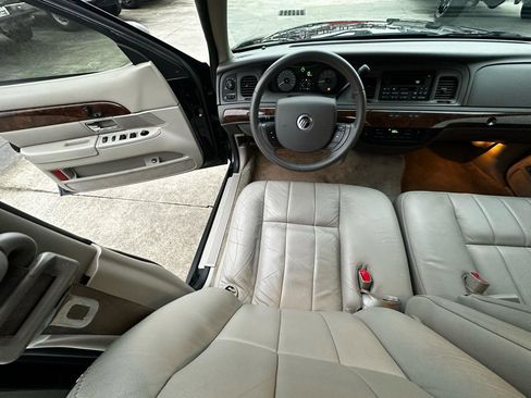 Used 2009 Mercury Grand Marquis LS image 36