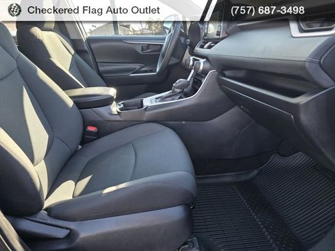 Used 2021 Toyota RAV4 LE image 41