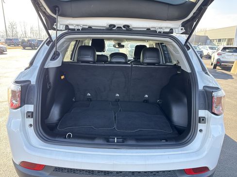 Used 2022 Jeep Compass Latitude w/ Convenience Group image 32