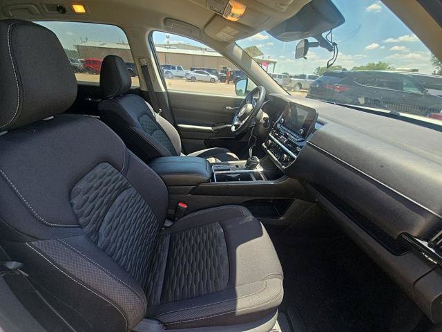 Used 2022 Nissan Pathfinder SV FWD image 14