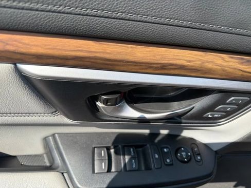 Used 2019 Honda CR-V Touring image 16