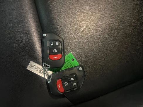 Used 2022 Jeep Gladiator Mojave w/ Safety Group AWD/4WD image 30