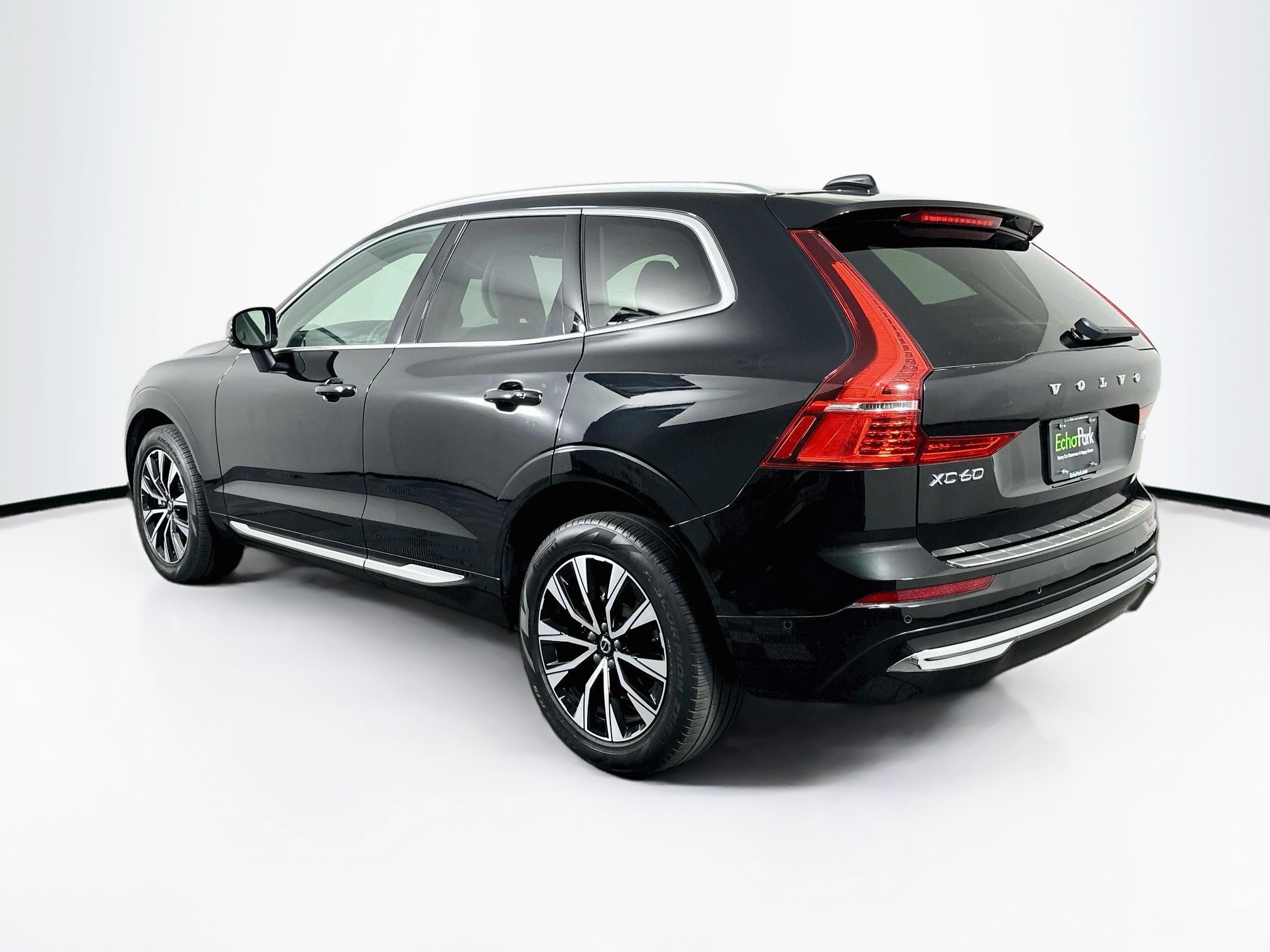 Used 2023 Volvo XC60 B5 Plus AWD/4WD image 5