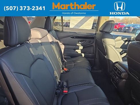 New 2025 Honda Pilot Touring image 16
