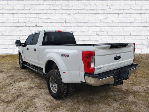 Used 2019 Ford F350 XLT image 3