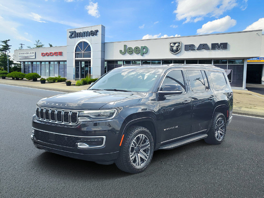 Used 2023 Jeep Wagoneer 4WD w/ Premium Group I image 2