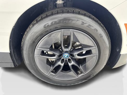 Used 2024 BMW iX xDrive50 w/ Convenience Package AWD/4WD image 84