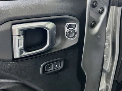 Used 2020 Jeep Gladiator Sport w/ Quick Order Package 24S AWD/4WD image 17