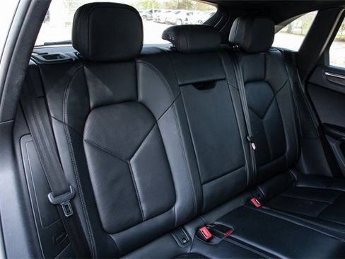 Used 2020 Porsche Macan S image 40