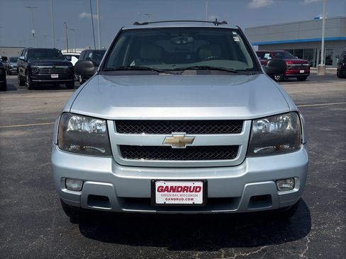 Used 2008 Chevrolet TrailBlazer LT w/ Sun And Sound Package AWD/4WD image 3