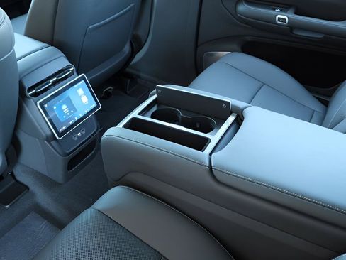 New 2024 VinFast VF 9 Plus AWD/4WD image 20