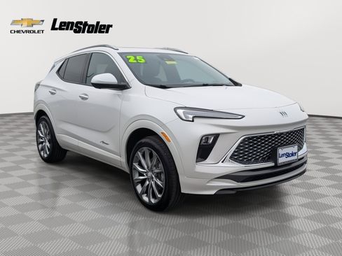 Used 2025 Buick Encore GX Avenir w/ Avenir Technology Package image 7