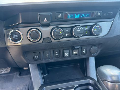 Used 2021 Toyota Tacoma TRD Sport w/ TRD Premium Sport Package AWD/4WD image 29