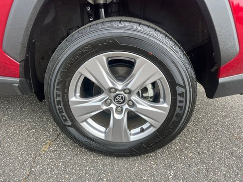 Used 2025 Toyota RAV4 XLE FWD image 24
