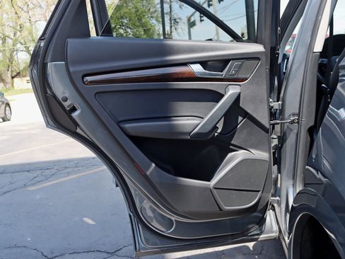 Used 2019 Audi Q5 2.0T Premium w/ Convenience Package AWD/4WD image 35