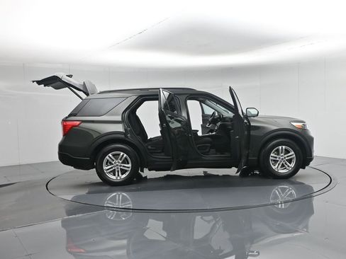 Certified 2022 Ford Explorer XLT image 5