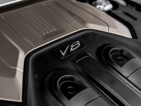Used 2024 Bentley Flying Spur V8 image 55