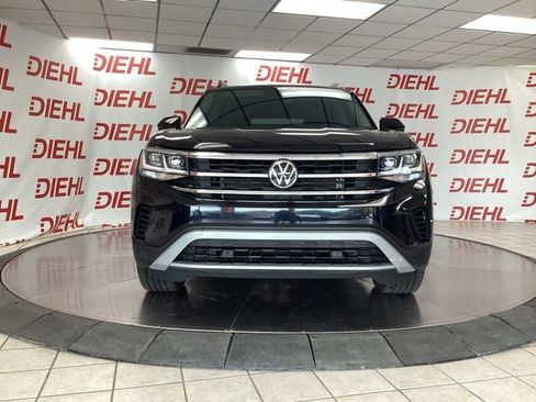 Used 2023 Volkswagen Atlas SE AWD/4WD image 2