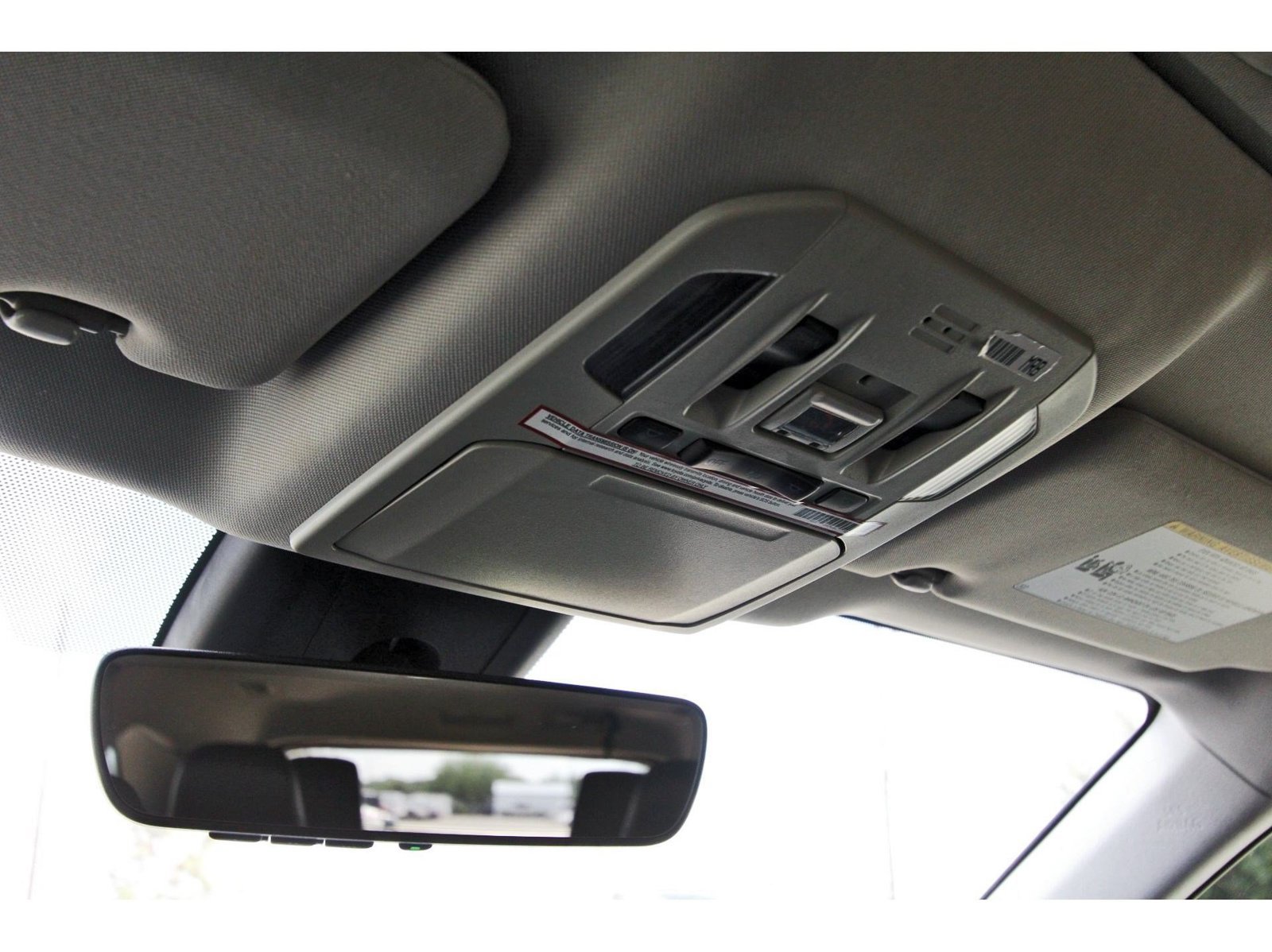 Used 2020 Toyota Highlander XLE AWD/4WD image 24
