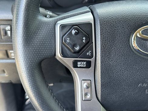 Used 2022 Toyota 4Runner SR5 Premium w/ Moonroof Package RWD image 11