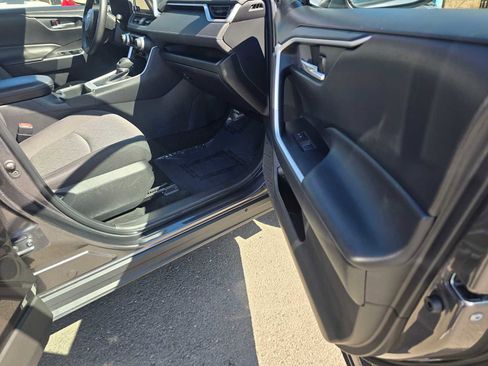 Used 2024 Toyota RAV4 XLE w/ Convenience Package image 10