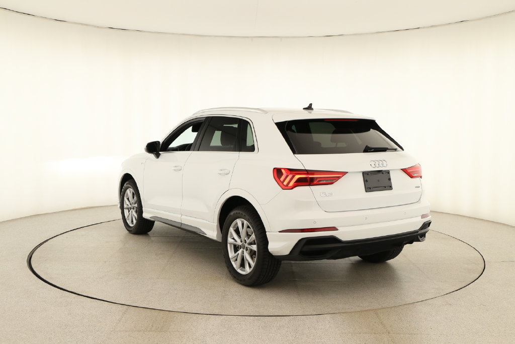 Certified 2024 Audi Q3 2.0T Premium w/ Convenience Package AWD/4WD image 4