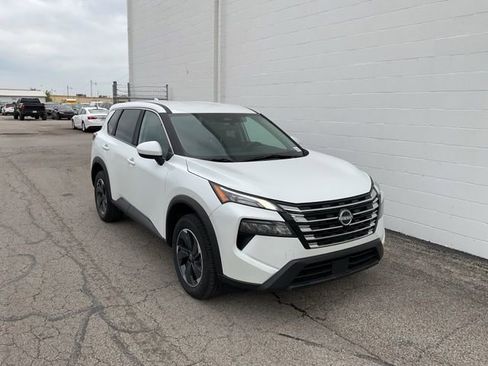 Used 2025 Nissan Rogue SV image 1