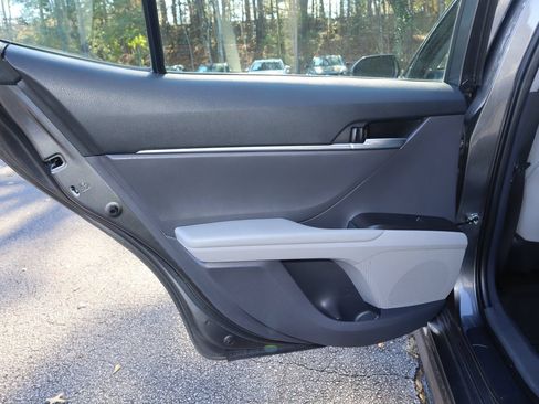 Used 2024 Toyota Camry SE FWD image 16