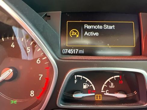Used 2019 Ford Escape SE FWD image 2