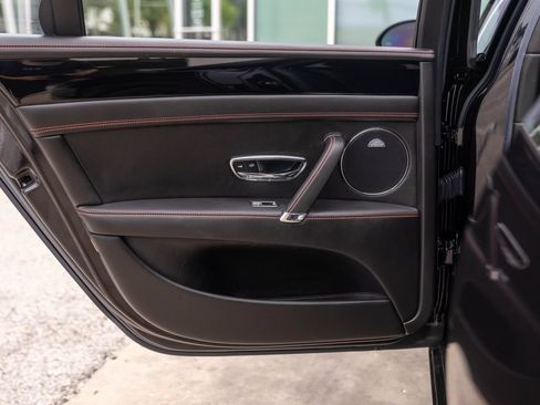 Used 2018 Bentley Flying Spur S V8 AWD/4WD image 48