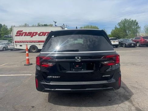 Used 2025 Honda Odyssey Sport-L image 3