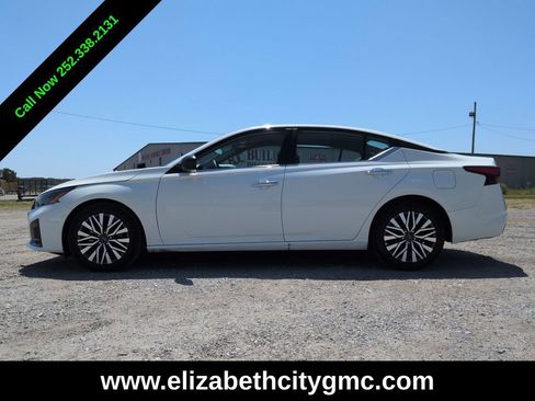 Used 2025 Nissan Altima 2.5 SV FWD image 7