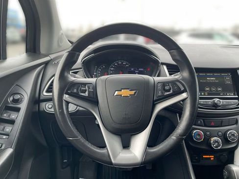 Certified 2019 Chevrolet Trax LT w/ LT Convenience Package image 11